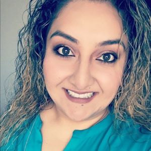 Meet your Posher, Emilia